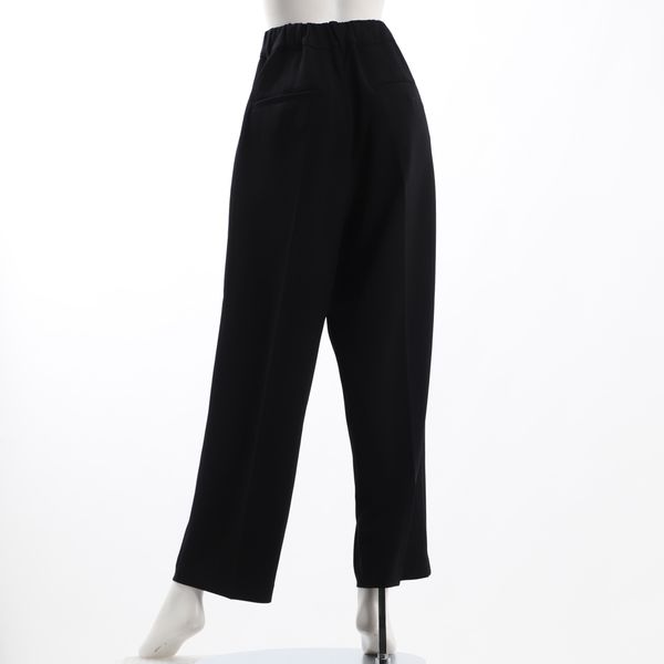 ウエストゴム入りタックテーパードパンツ