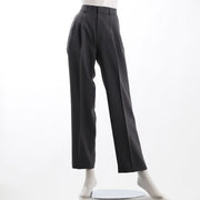 タック入りテーパードパンツ
