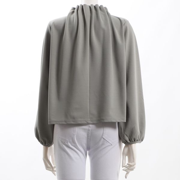 タックデザインネックブラウス