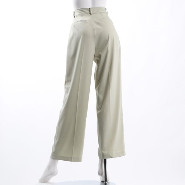 着回しやすいワイドパンツ