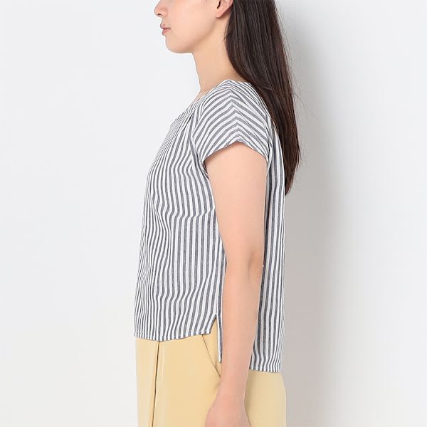 ストライプ柄Vネックブラウス