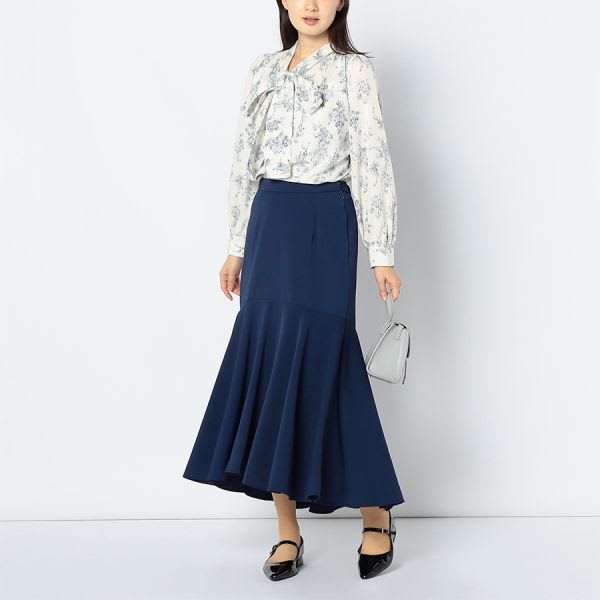 花柄ボウタイブラウス