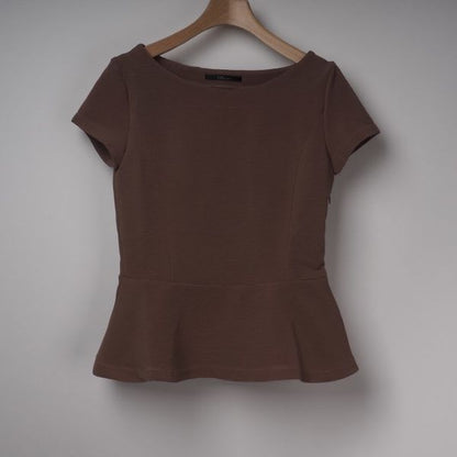 ボートネックペプラムブラウス