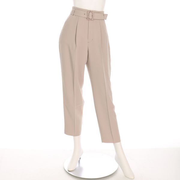 太めベルトとろみテーパードパンツ