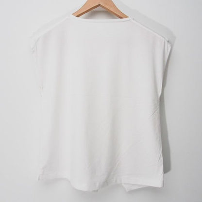 デザイン性の高いカットソー