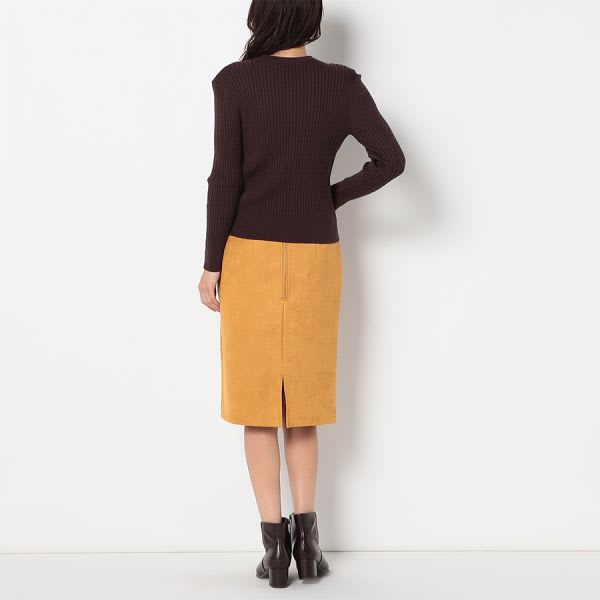 バックスリットタイトスカート