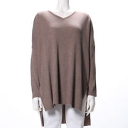 バックテールデザインVネックニット