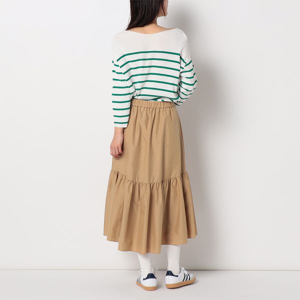 シンプルVネックニット