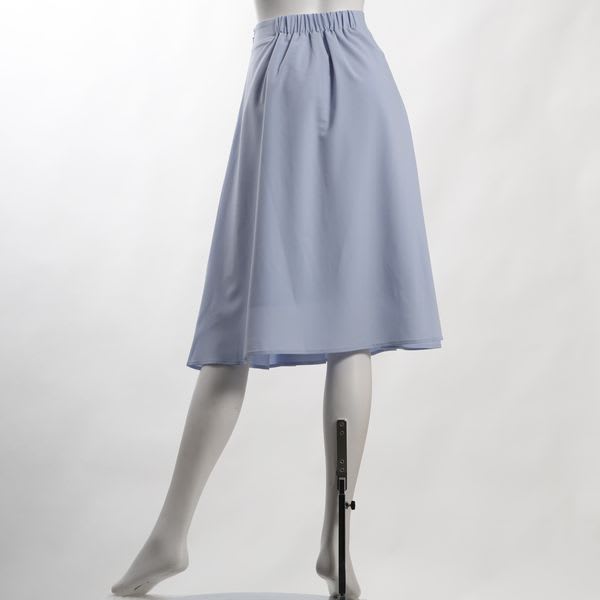 サイドタックフレアスカート