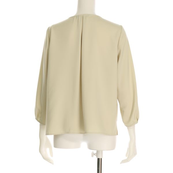 レイヤードデザインブラウス