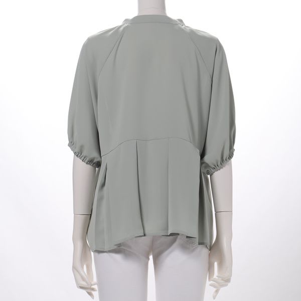 くるみボタンアクセントペプラムブラウス