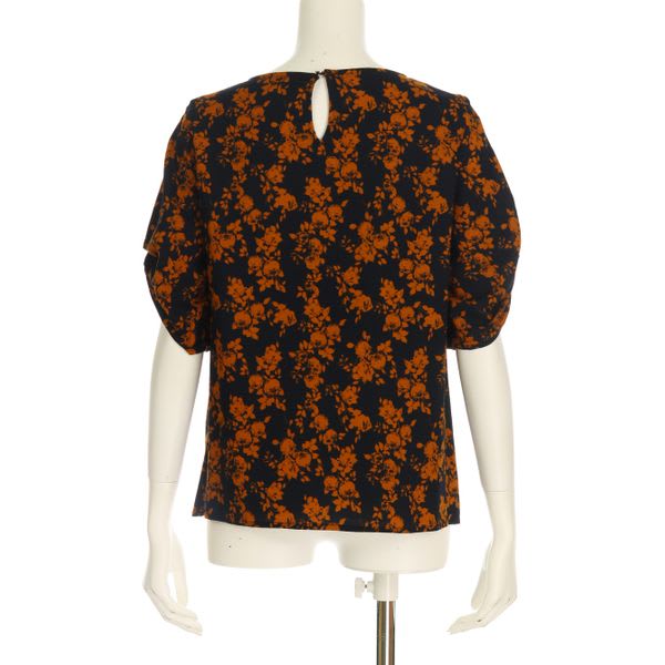 単色フラワー袖デザインブラウス