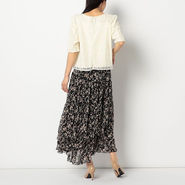 切り替えデザインレースブラウス