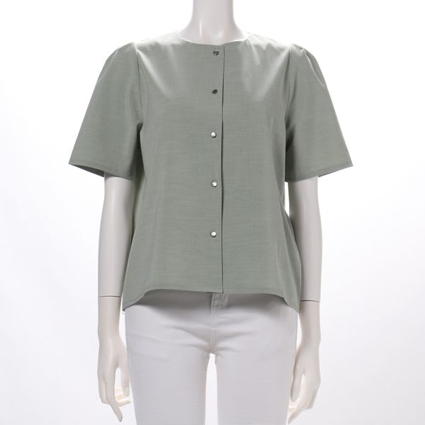 フロント釦クルーネックブラウス