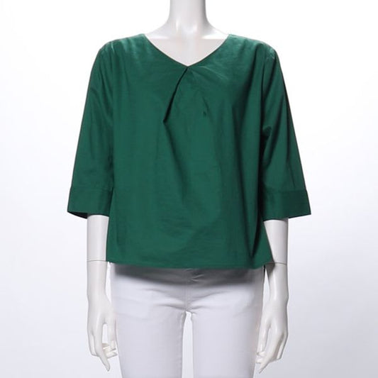 タックデザインブラウス