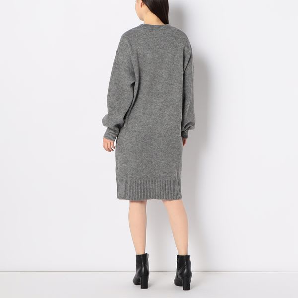 ゆったりお袖ニットワンピース