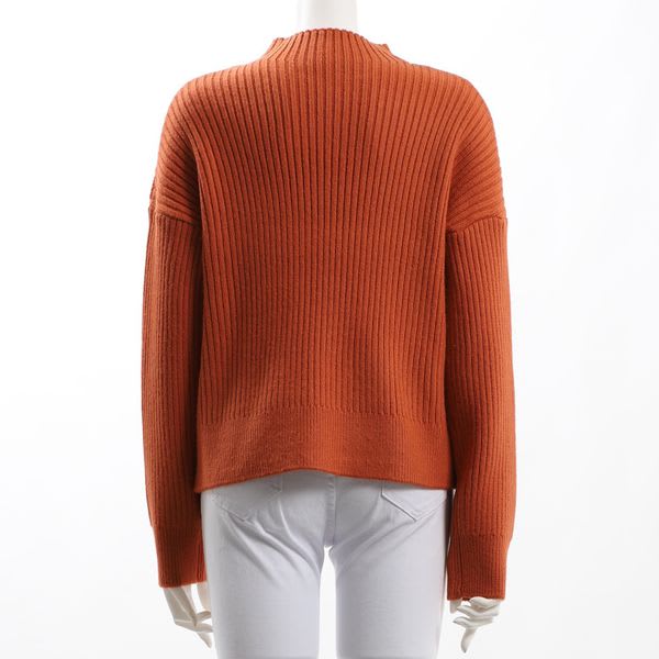 変形編み地オフネックニット