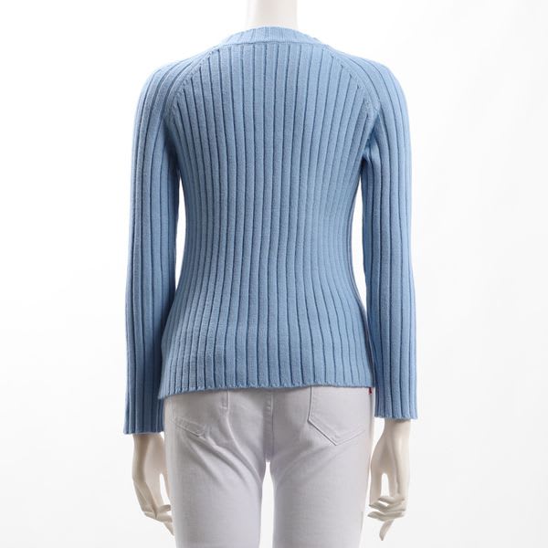 詰まったネックデザインラグランリブニット