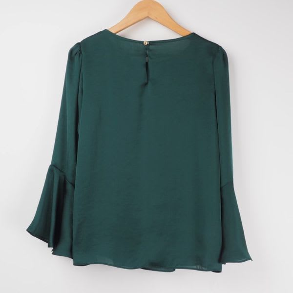 ヴィンテージサテンフレアスリーブブラウス