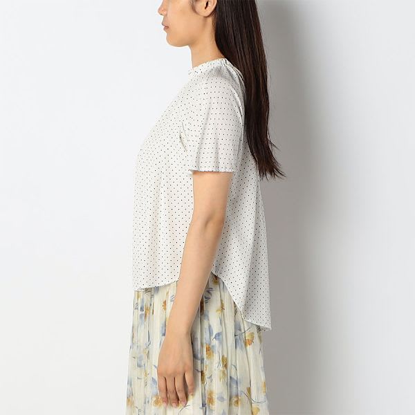 ネックギャザードット柄ブラウス