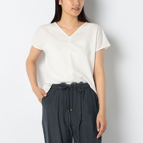 バックデザインブラウス