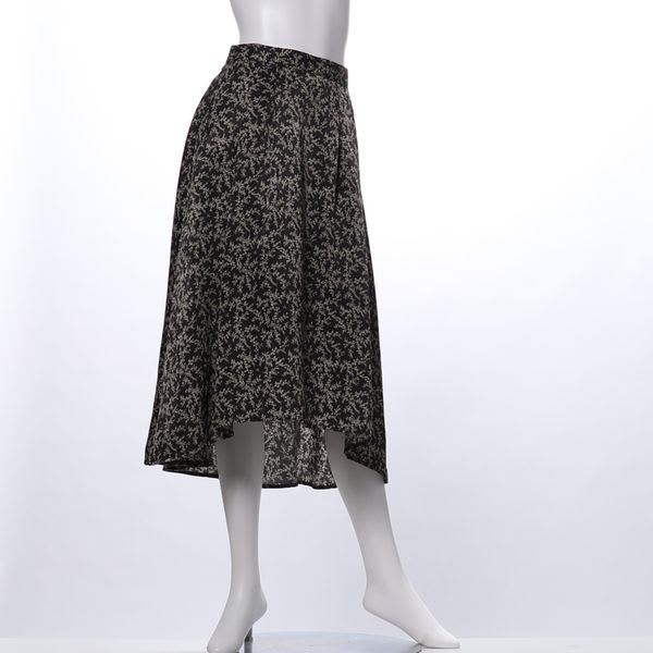 モノクロフラワープリント総柄スカート