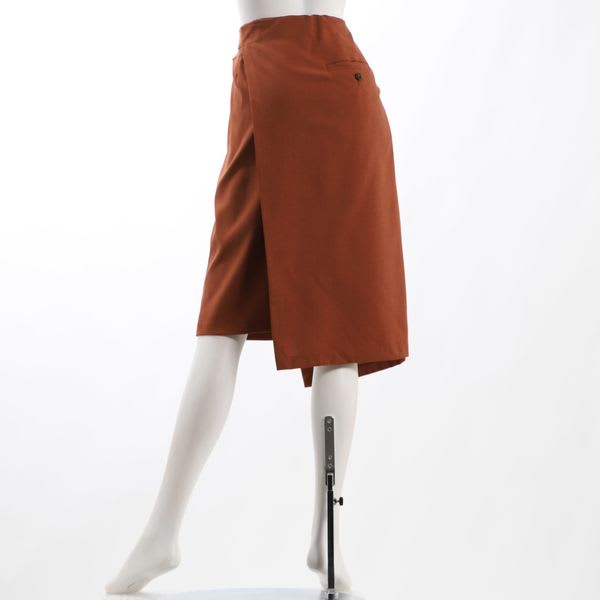 Dカンベルト付きアシンメトリースカート