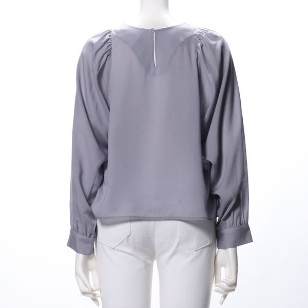 パフスリーブブラウス