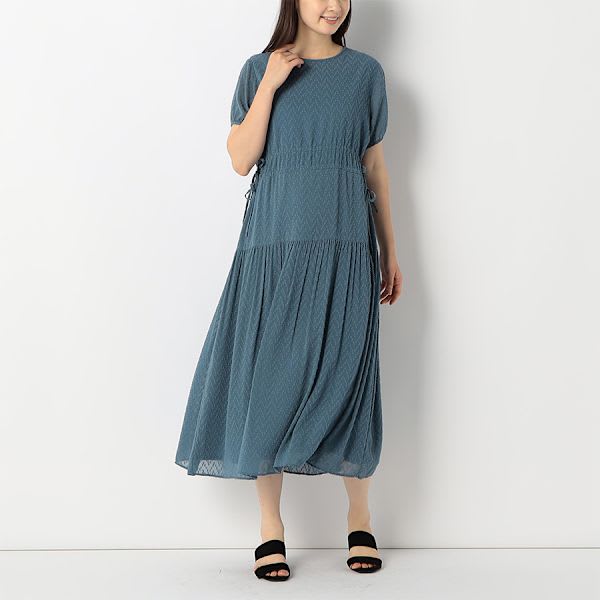 表情のある生地ウエストドロストデザインワンピース