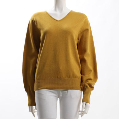 シンプルVネックニット