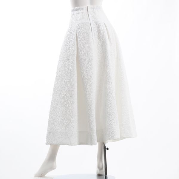 凹凸生地タックフレアスカート