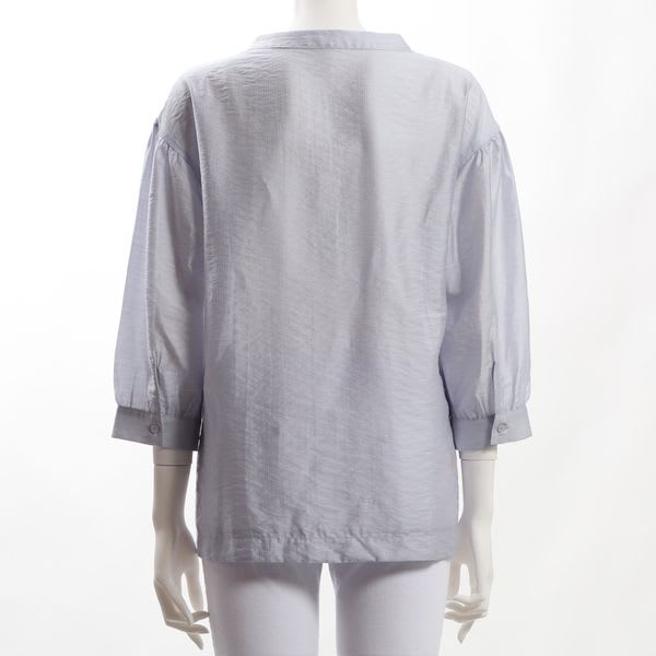 オープンフロントネックブラウス