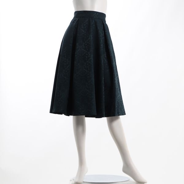 ジャガード総柄タックフレアスカート