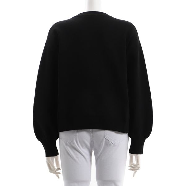 ロゴ刺繍ニット