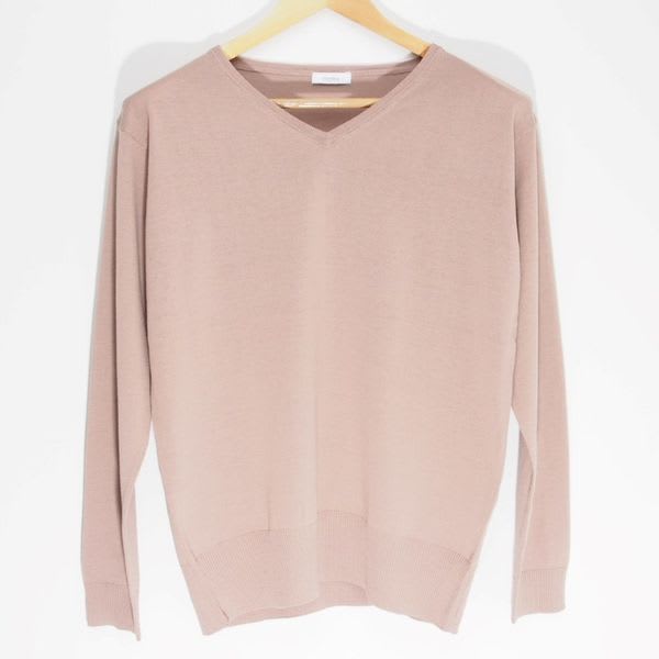 さらっとした素材感ニット