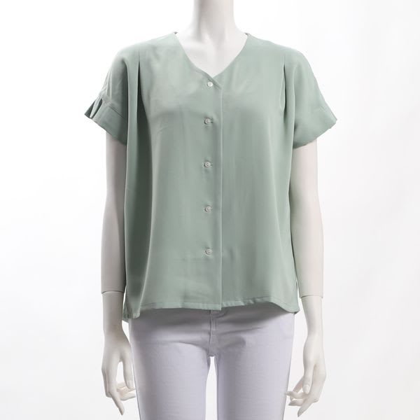 袖タックデザインフロントボタンブラウス