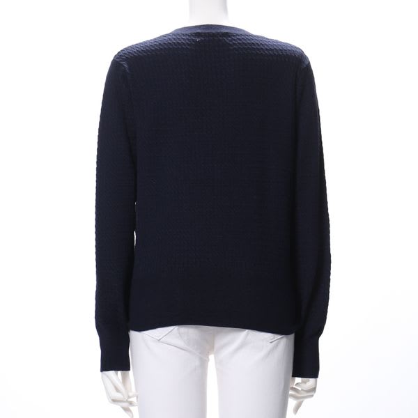 ゴールドボタン付きクルーネックニット