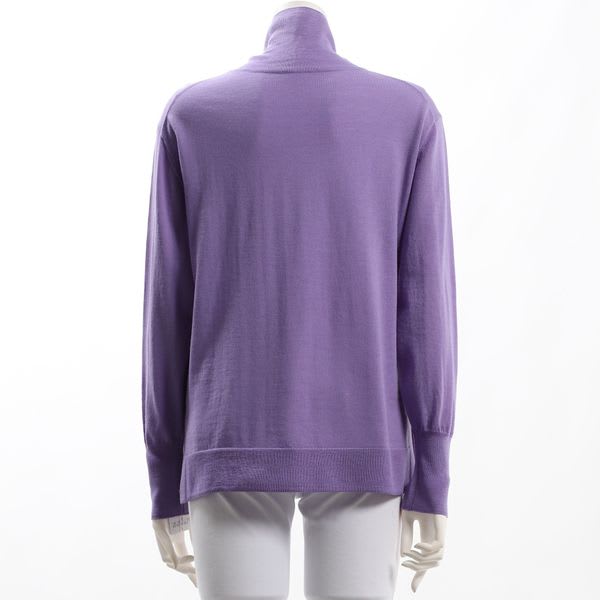 ケーブル編みタートルネックニット