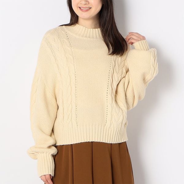 ケーブル編みボリュームスリーブニット