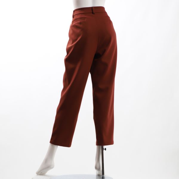 シンプルデザインテーパードパンツ