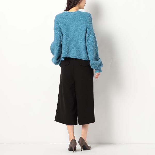 ボリュームスリーブクルーネックニット