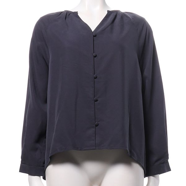フロントボタンデザインブラウス