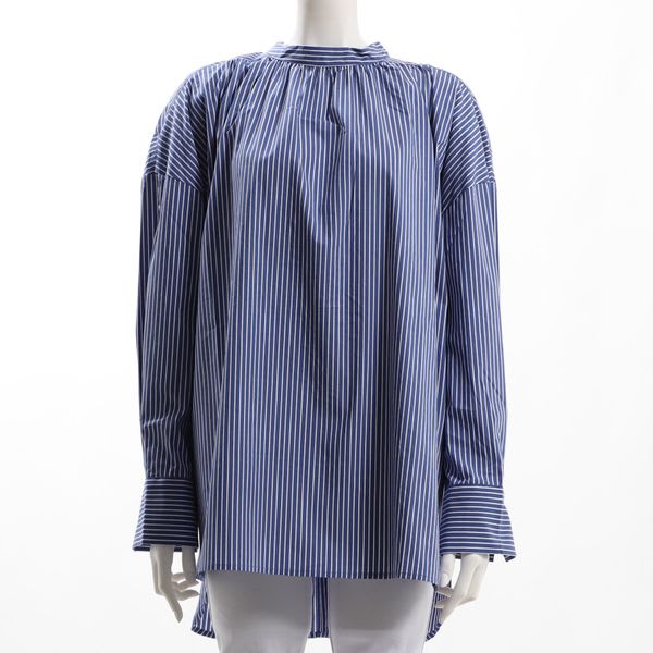 ストライプ柄バックボタンブラウス