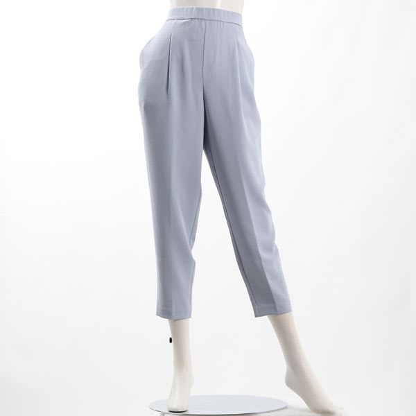 タック入りテーパードパンツ