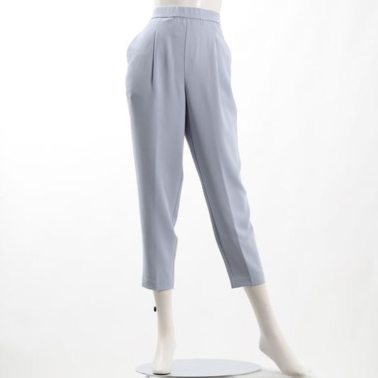 タック入りテーパードパンツ