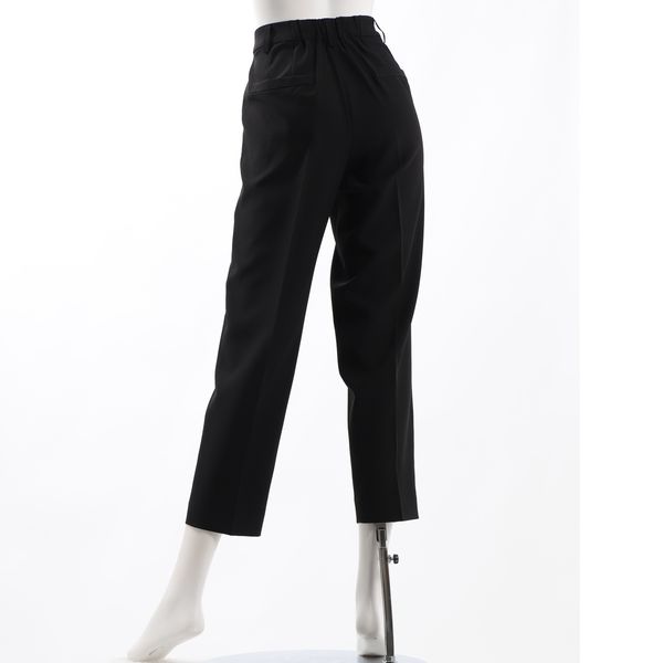 タック入りテーパードパンツ