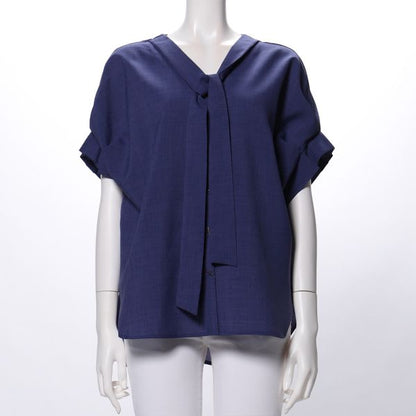 ボウタイ付きフロントボタンブラウス