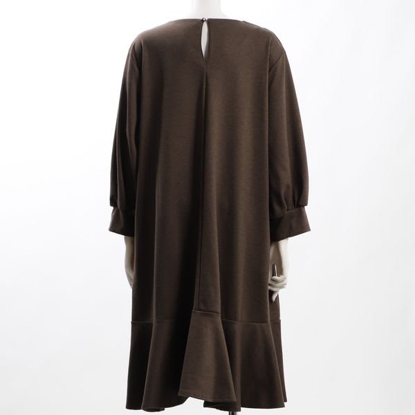 裾フレアワンピース