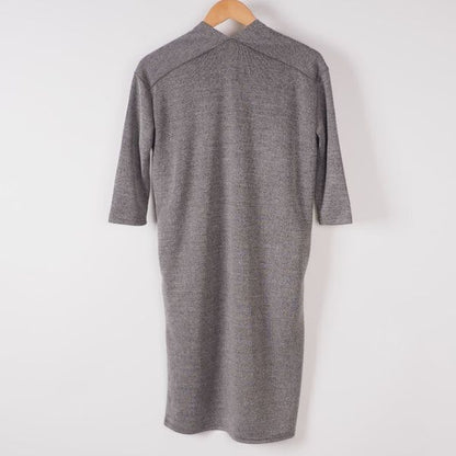 Vネックシンプルワンピース