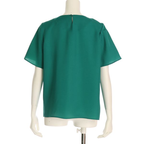 タックデザインブラウス